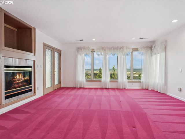 9027 Ne CLIFF St, Portland, OR 97220