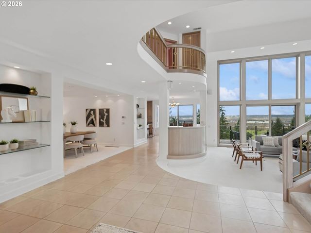 9027 Ne CLIFF St, Portland, OR 97220