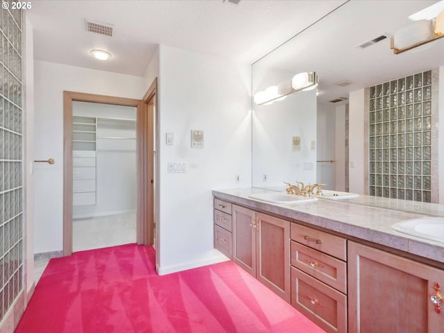 9027 Ne CLIFF St, Portland, OR 97220