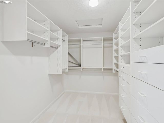 9027 Ne CLIFF St, Portland, OR 97220