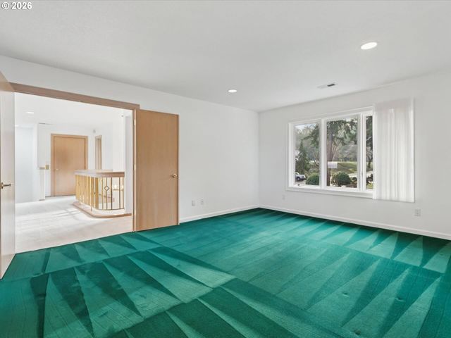 9027 Ne CLIFF St, Portland, OR 97220