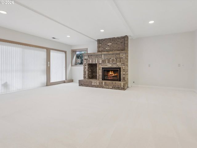 9027 Ne CLIFF St, Portland, OR 97220