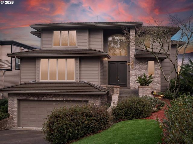 9027 Ne CLIFF St, Portland, OR 97220