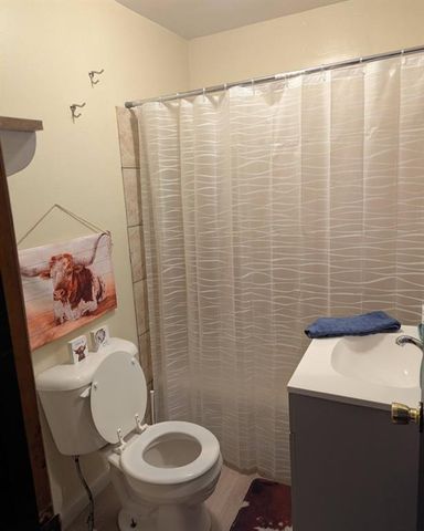 108 N High Street, El Dorado Springs, MO 64744