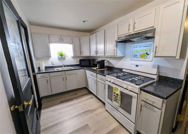 108 N High Street, El Dorado Springs, MO 64744