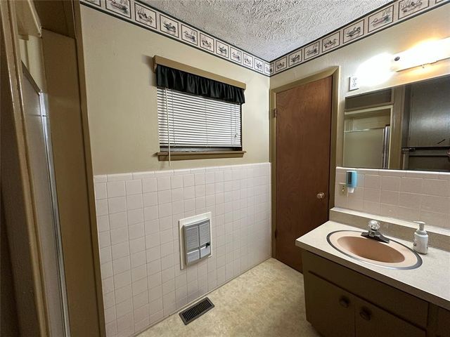 1909 E Davis Street, Weatherford, OK 73096