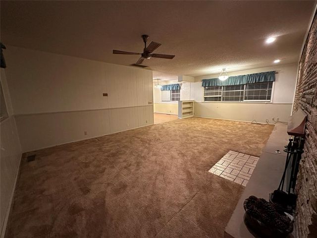 1909 E Davis Street, Weatherford, OK 73096