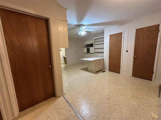 1909 E Davis Street, Weatherford, OK 73096