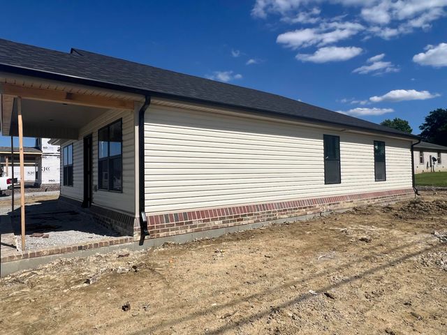 100 Bow Bridge Drive, Berea, KY 40403