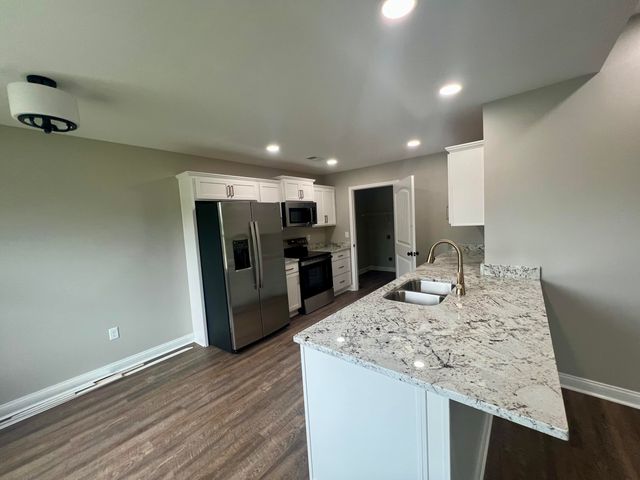 100 Bow Bridge Drive, Berea, KY 40403