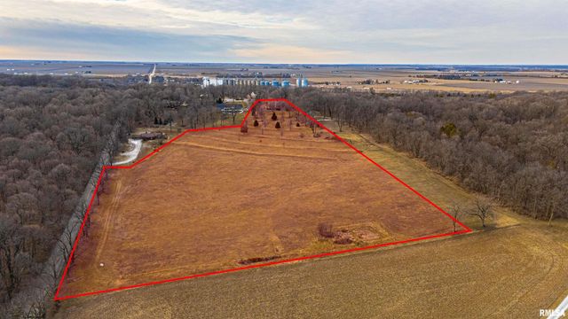 10 Governors Drive, Elkhart, IL 62634