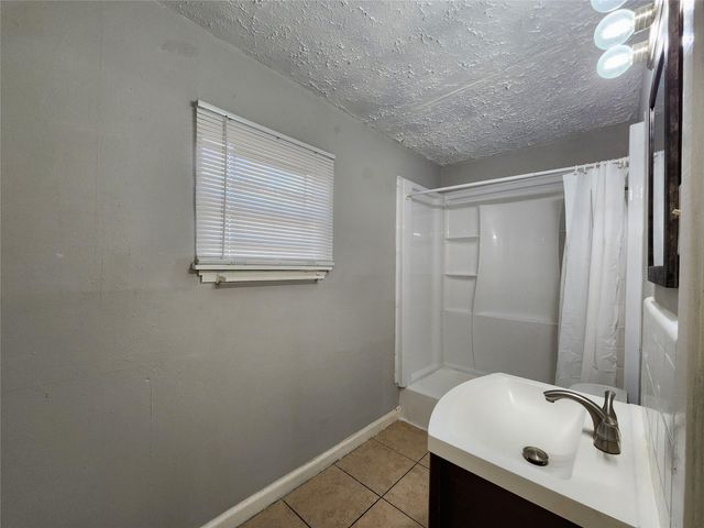 7937 Oak Knoll Lane, Houston, TX 77028