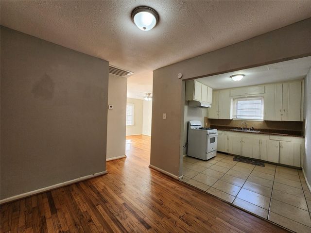 7937 Oak Knoll Lane, Houston, TX 77028