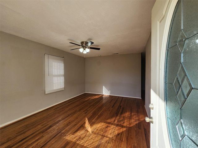 7937 Oak Knoll Lane, Houston, TX 77028