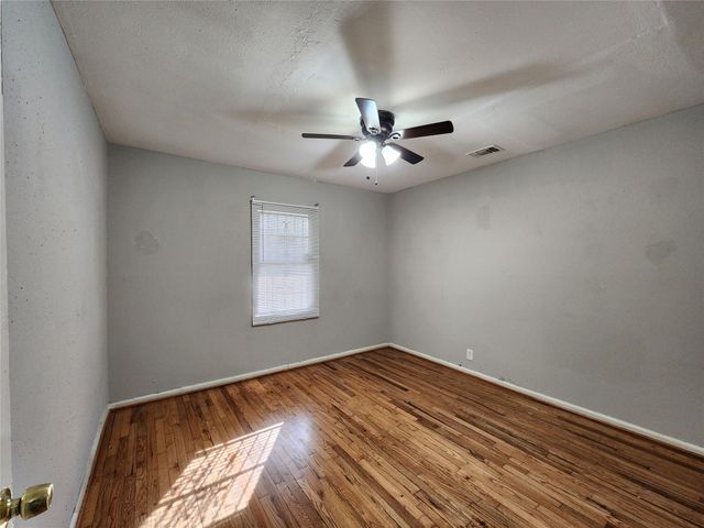 7937 Oak Knoll Lane, Houston, TX 77028