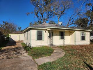 7937 Oak Knoll Lane, Houston, TX 77028