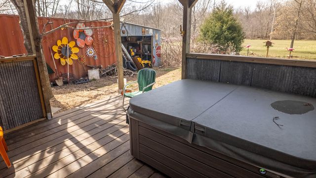 2725 County Road 1990, Willow Springs, MO 65793