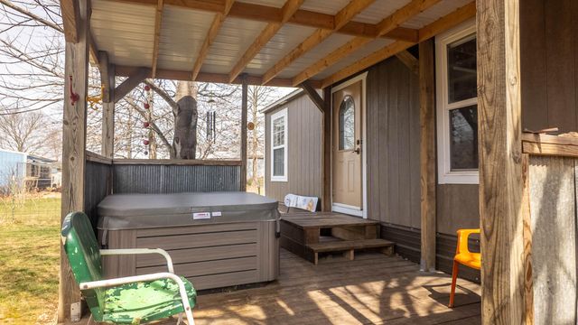 2725 County Road 1990, Willow Springs, MO 65793