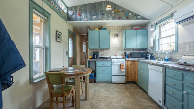 2725 County Road 1990, Willow Springs, MO 65793