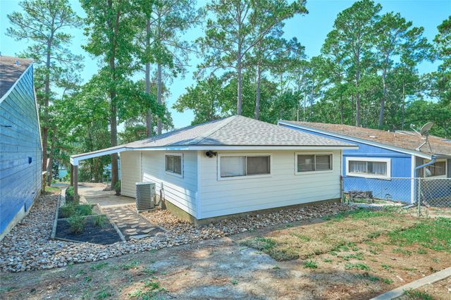 21 Harbour Lane, Coldspring, TX 77331