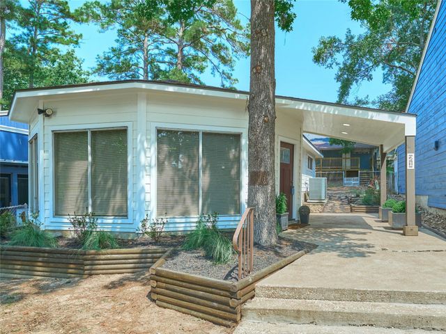 21 Harbour Lane, Coldspring, TX 77331