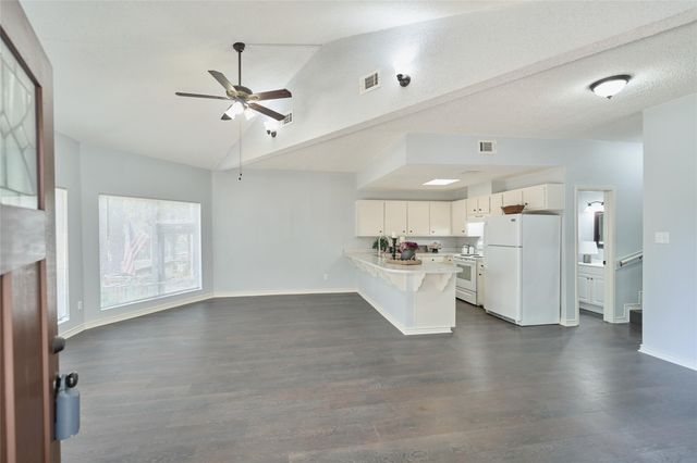 21 Harbour Lane, Coldspring, TX 77331