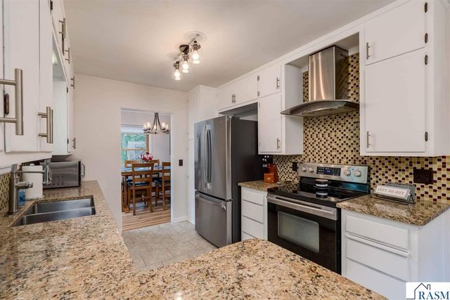 25 Eginton Road, Mankato, MN 56001