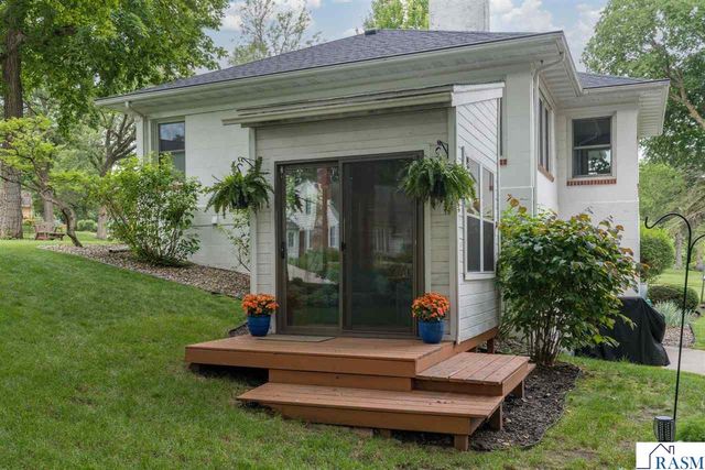 25 Eginton Road, Mankato, MN 56001
