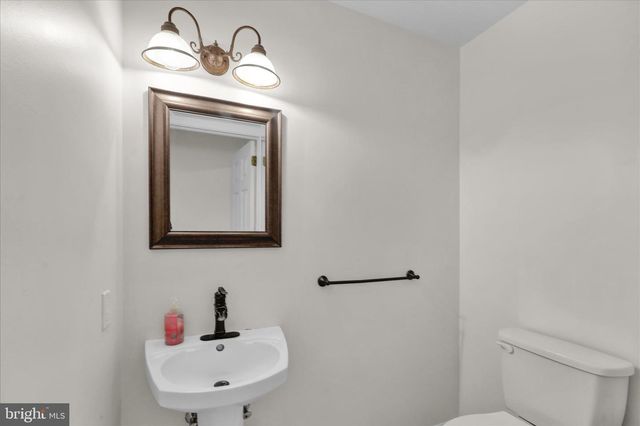 2004 RIDGEVIEW DR, Orwigsburg, PA 17961