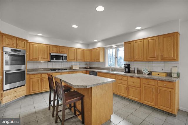 2004 RIDGEVIEW DR, Orwigsburg, PA 17961