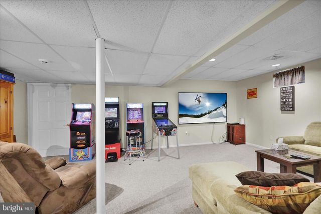 2004 RIDGEVIEW DR, Orwigsburg, PA 17961