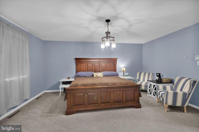 2004 RIDGEVIEW DR, Orwigsburg, PA 17961