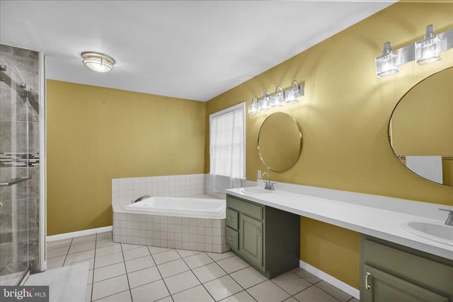 2004 RIDGEVIEW DR, Orwigsburg, PA 17961