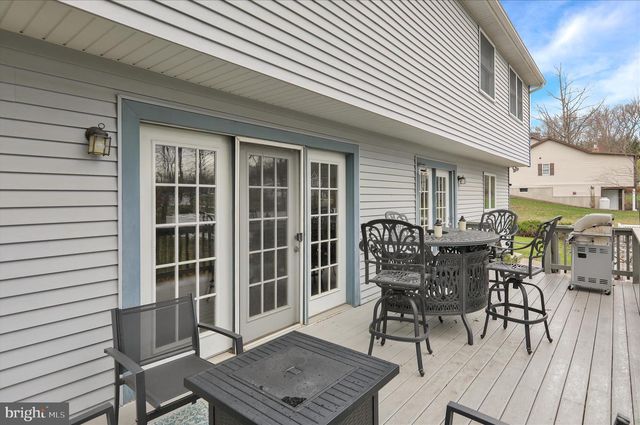 2004 RIDGEVIEW DR, Orwigsburg, PA 17961