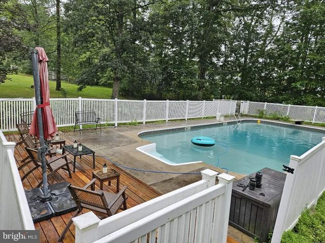 2004 RIDGEVIEW DR, Orwigsburg, PA 17961