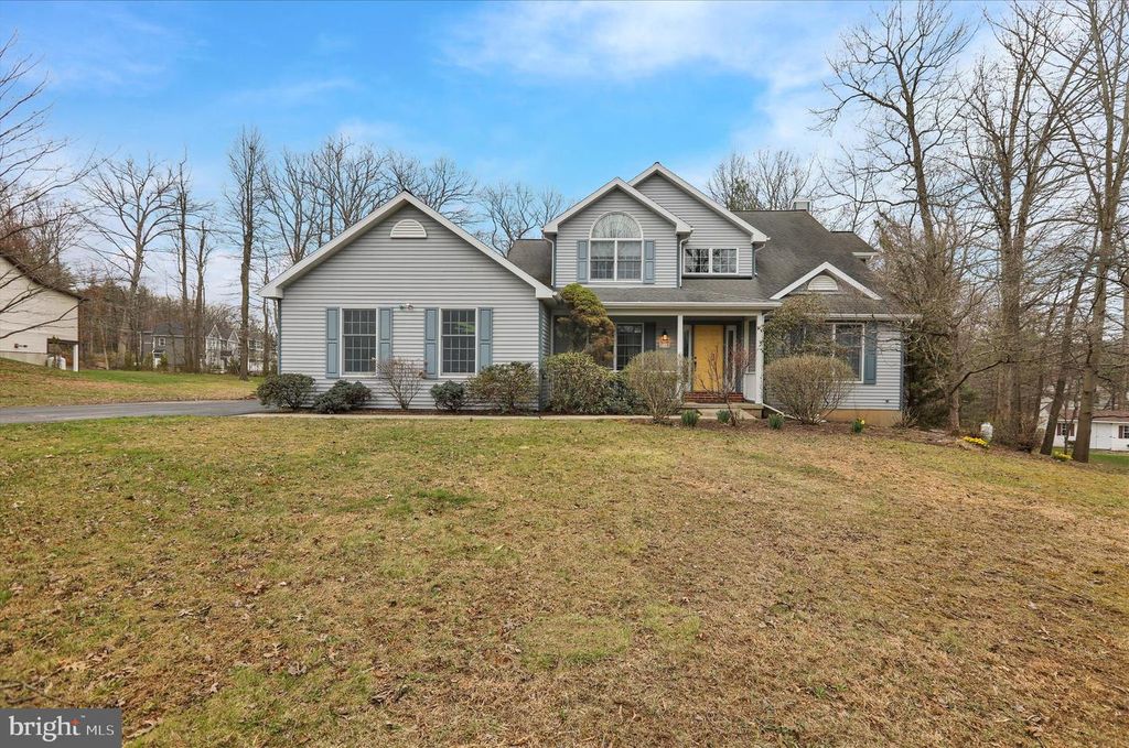 2004 RIDGEVIEW DR, Orwigsburg, PA 17961