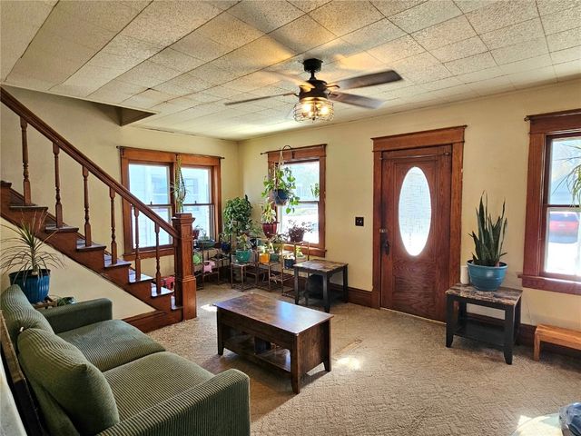 1506 8th Avenue SE, Cedar Rapids, IA 52403