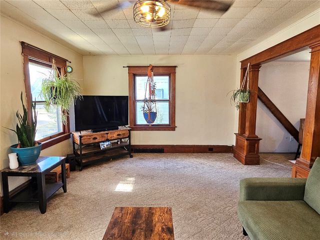 1506 8th Avenue SE, Cedar Rapids, IA 52403