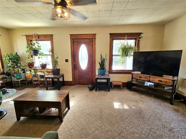 1506 8th Avenue SE, Cedar Rapids, IA 52403