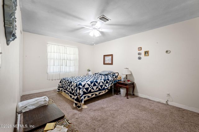 1215 LAMANTO Avenue E, Jacksonville, FL 32211