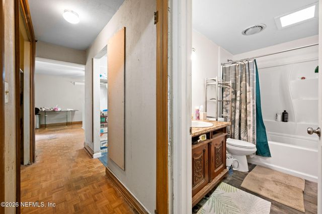 1215 LAMANTO Avenue E, Jacksonville, FL 32211