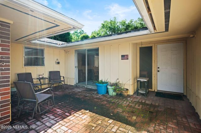 1215 LAMANTO Avenue E, Jacksonville, FL 32211