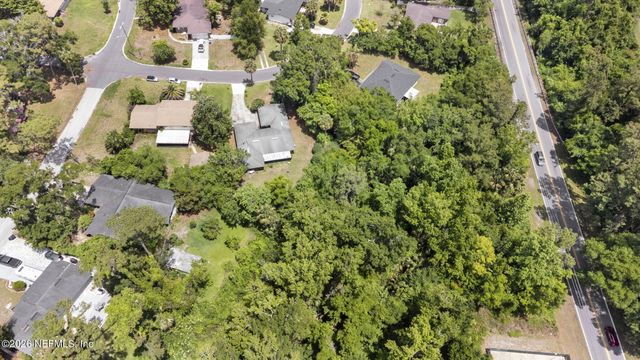 1215 LAMANTO Avenue E, Jacksonville, FL 32211