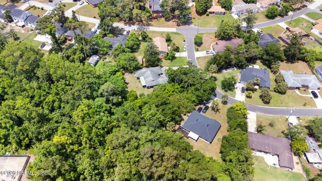 1215 LAMANTO Avenue E, Jacksonville, FL 32211