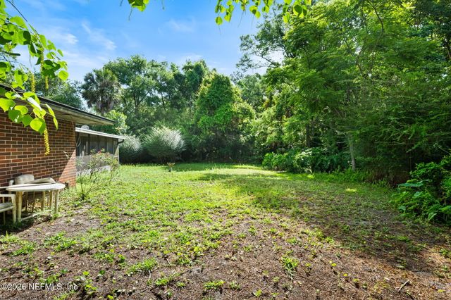 1215 LAMANTO Avenue E, Jacksonville, FL 32211