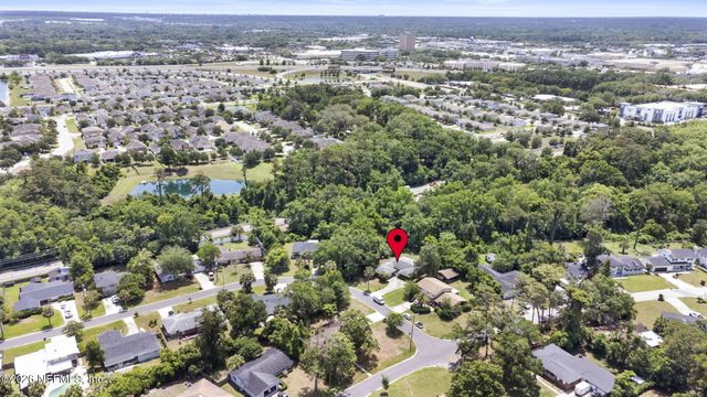 1215 LAMANTO Avenue E, Jacksonville, FL 32211