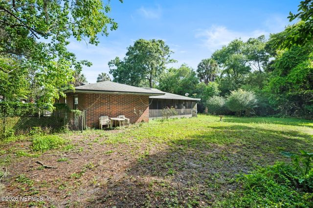 1215 LAMANTO Avenue E, Jacksonville, FL 32211