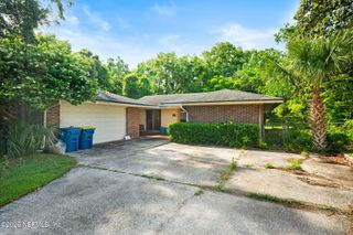 1215 LAMANTO Avenue E, Jacksonville, FL 32211