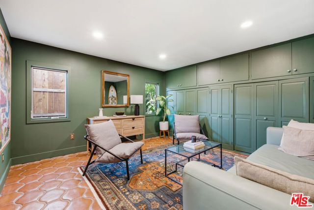 2011 Mar Vista Avenue, Altadena, CA 91001