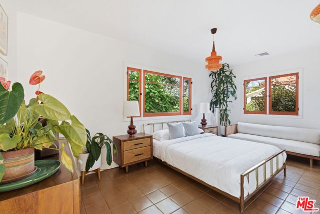 2011 Mar Vista Avenue, Altadena, CA 91001